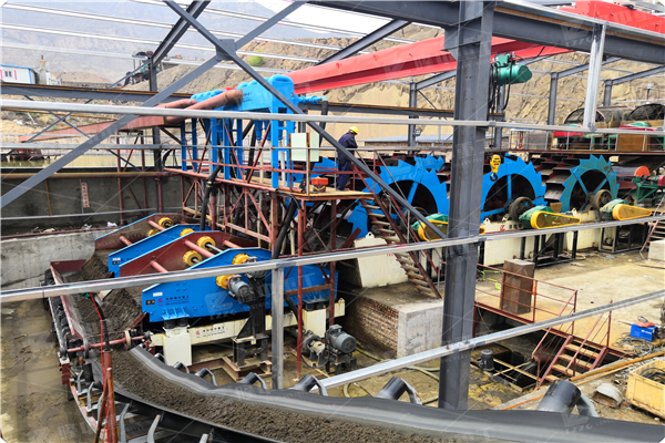 <a href=http://www.dianpos.com.cn/tags/xishaji target=_blank class=infotextkey><a href=//tags/xishaji target=_blank class=infotextkey>洗砂機(jī)</a></a>-洗砂生產(chǎn)線現(xiàn)場(chǎng)圖50.jpg